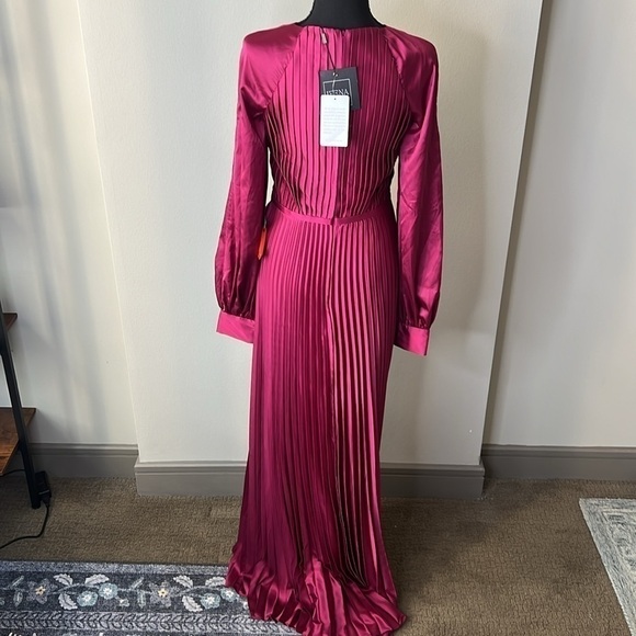 Ieena for Mac Duggal 26590 Long Sleeve Pleated High Neck Gown in Berry NWT! - Picture 10 of 12